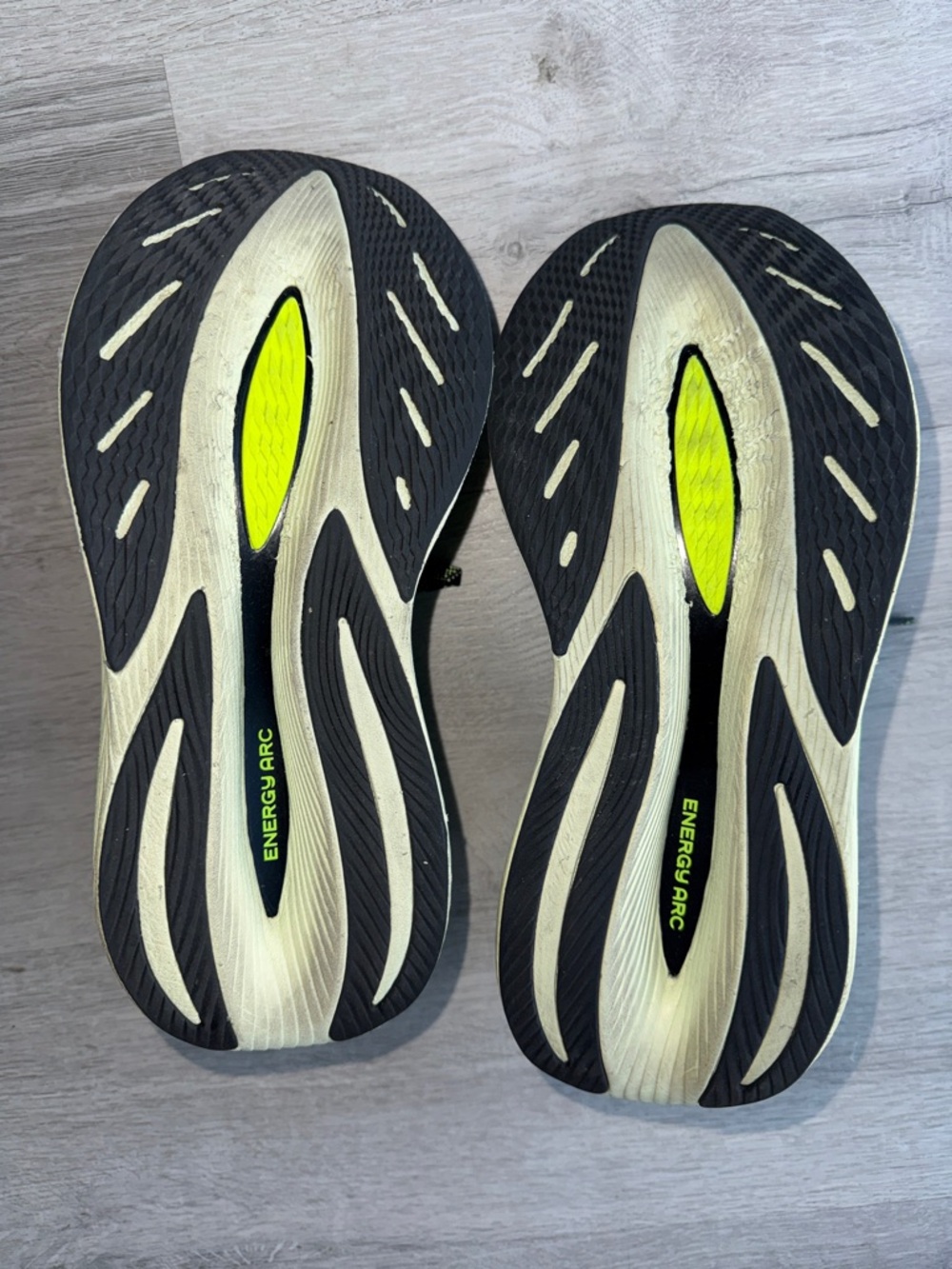 New Balance Black & Neon Yellow FuelCell SuperComp Running Sneakers - Picture 5 of 7